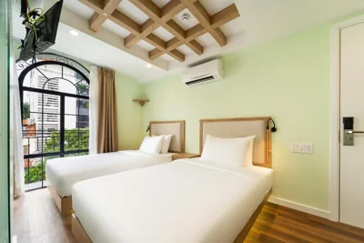 Deluxe-Zweibettzimmer mit Balkon — Nicecy Hotel - Trương Quyền